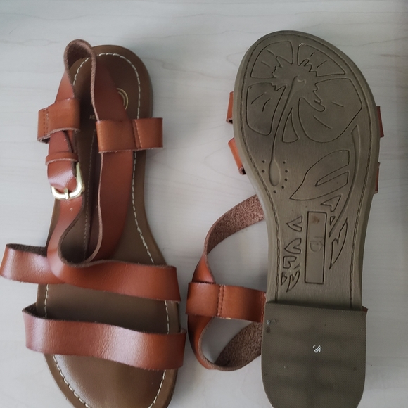 Beautiful Brown New Directions sandals - Picture 5 of 5